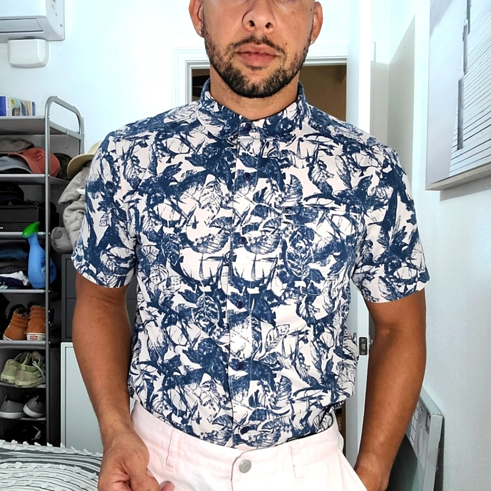 ZAKBRAND Pink/Navy Men's Medium Hawaiian Shirt